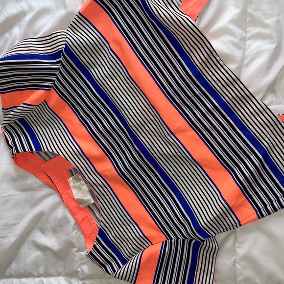 JOA Buttoned Back Striped Crop Top - Picture 3 of 4